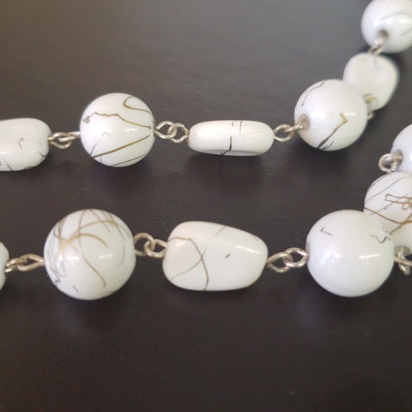 Long white beaded necklace - Picture 3 of 3